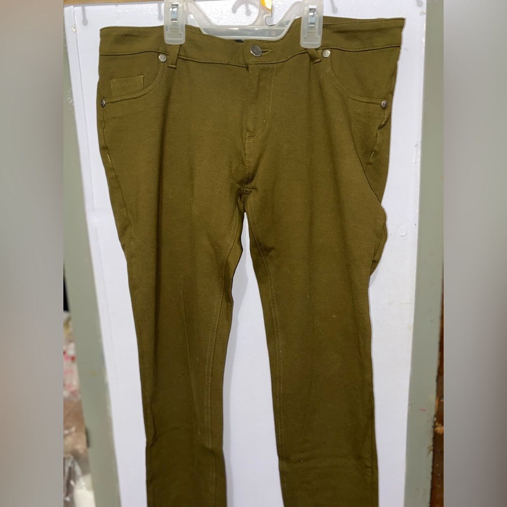 Used - Picture 3 of 7